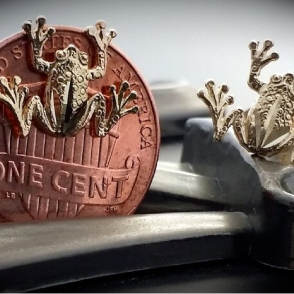 14k Solid Gold Frog Earrings - image 5